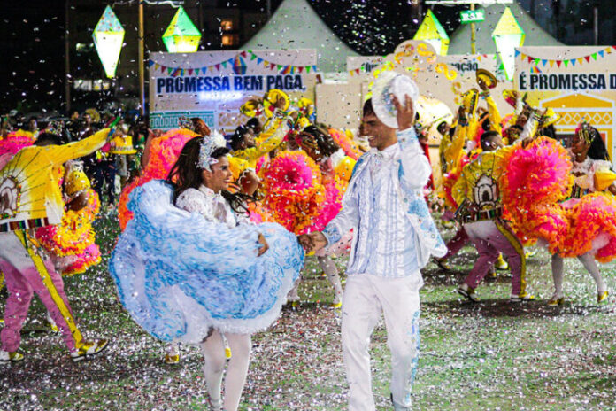 Quadrilhas juninas, música e tradição movimentam a Orla de Juazeiro nesta quarta-feira (19)