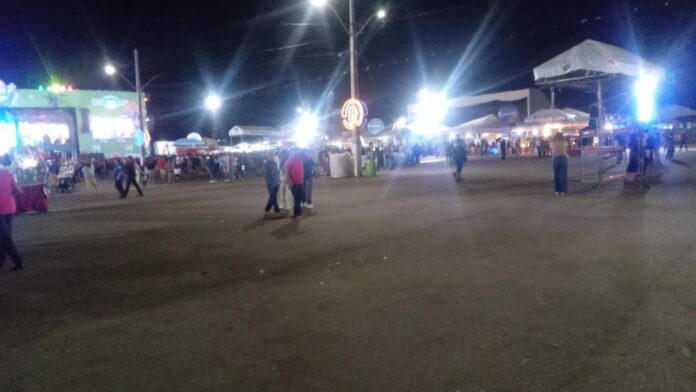 Comércio de Casa Nova sofre prejuízos com a pior festa do Interior da história, organizada pelo prefeito Anísio Viana