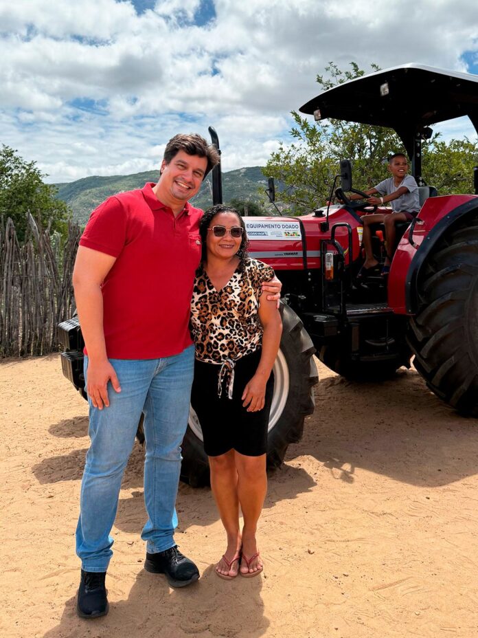 Lucas Ramos fortalece a agricultura familiar no Sertão de Pernambuco com novas entregas de equipamentos.