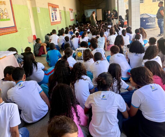 Estudantes da rede municipal de ensino de Juazeiro participam de ação de prevenção ao trote