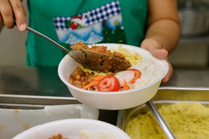 Restaurante Popular de Juazeiro oferece mais de 50 mil refeições no primeiro semestre de 2025 e reforça ações de combate à fome