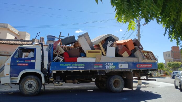 Juazeiro Limpa: Cata-Treco recolhe mais de 400 itens em agosto e atende 52 bairros de Juazeiro