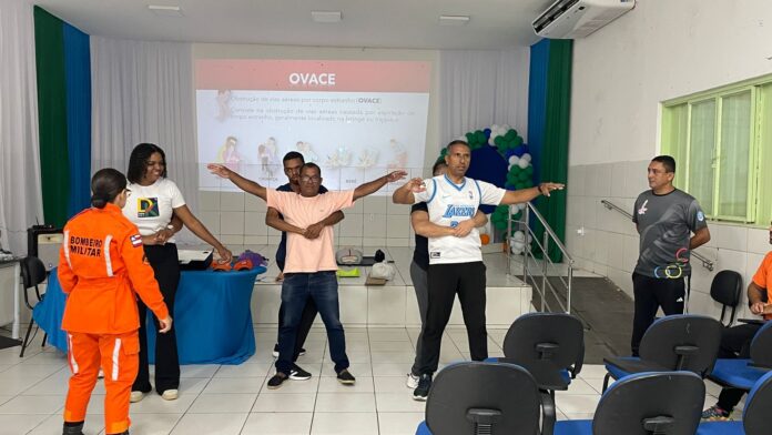 Profissionais de Educação Física da rede municipal de ensino participam de treinamento em primeiros socorros