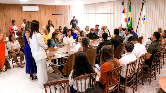 Juazeiro sedia visita técnica da Macrorregião Interestadual de Saúde PEBA com representantes de Minas Gerais e Espírito Santo Juazeiro sedia visita técnica da Macrorregião Interestadual de Saúde PEBA com representantes de Minas Gerais e Espírito Santo