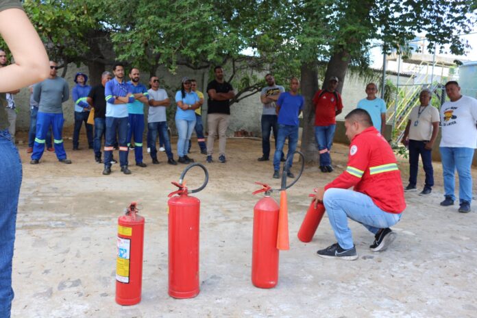 Servidores do SAAE de Juazeiro concluem capacitação em combate a princípios de incêndio Servidores do SAAE de Juazeiro concluem capacitação em combate a princípios de incêndio