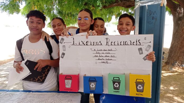Estudantes da rede municipal de ensino participam da 1ª Mostra de Ciências do Caic