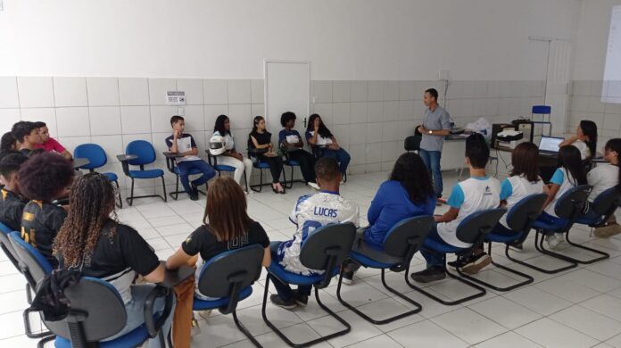 Prefeitura de Juazeiro reúne estudantes em encontro do Núcleo de Cidadania dos Adolescentes