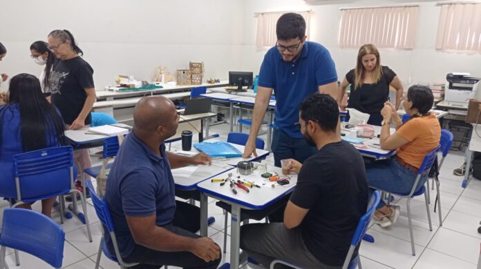 Professores de robótica da rede municipal de ensino participam de formação promovida pela Prefeitura de Juazeiro