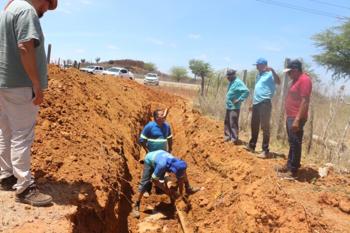 Intervenções do SAAE/Juazeiro visam melhorias no abastecimento de água no Distrito de Pinhões