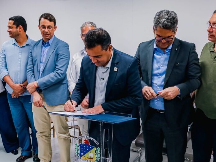 Prefeito Andrei e superintendente da Codevasf assinam Termos de Doação e garante avanço histórico para núcleos habitacionais dos perímetros irrigados de Juazeiro