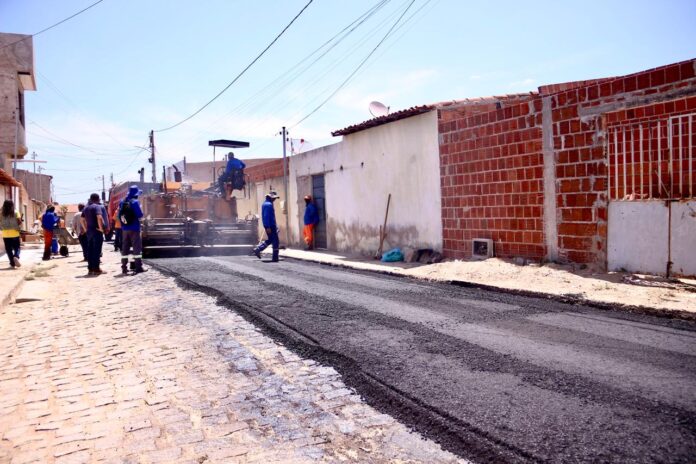 Projua: Pavimentação avança no Dom José Rodrigues e melhora a mobilidade de moradores