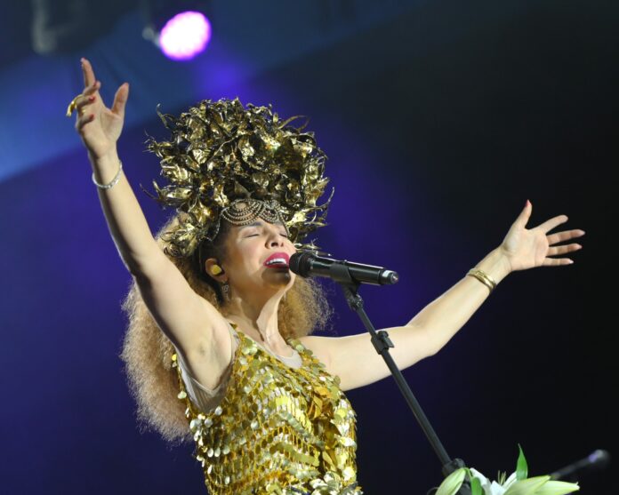 ‘Música que conecta o Brasil inteiro’: No encerramento do Festival A Bossa!, Juazeiro revive a revolução de João Gilberto