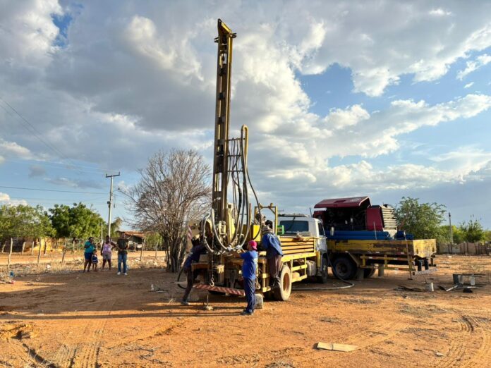 Defesa Civil de Juazeiro garante perfuração de poço artesiano que reforça o abastecimento da comunidade de Manga, no Salitre