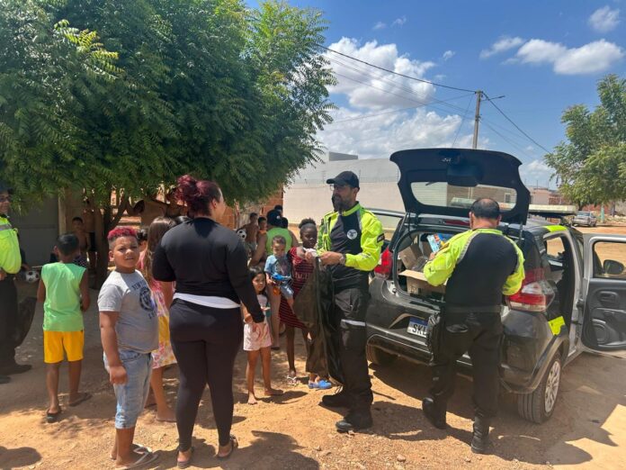 Pra fazer a alegria da criançada: AMTT realiza doação de brinquedos em comunidades de Juazeiro