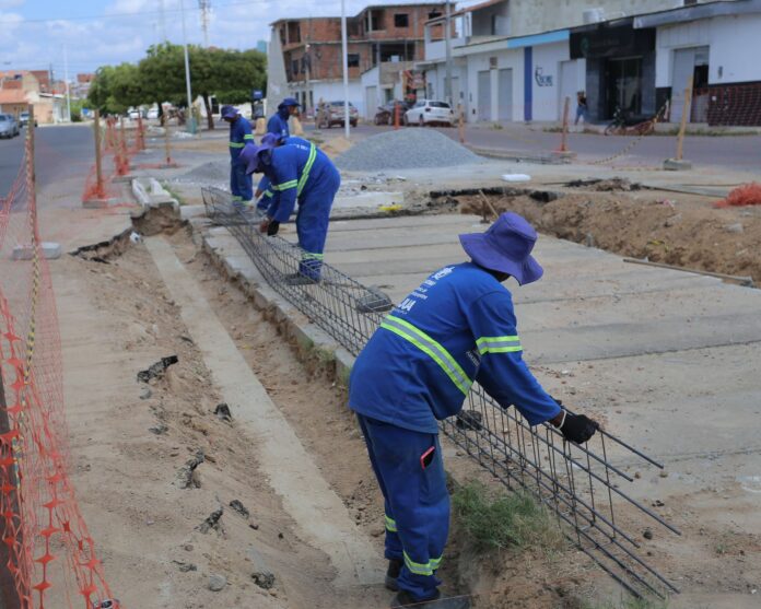 “Vai ficar show de bola”, diz motociclista sobre nova rotatória no acesso ao bairro Centenário