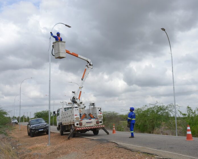 “Iluminação muito boa pra gente”, dizem moradores sobre requalificação da entrada do Mandacaru