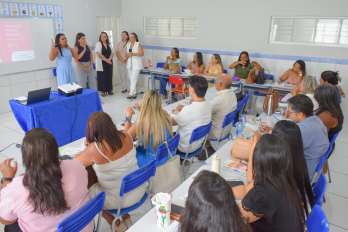 Prefeitura de Juazeiro inicia formação de gestores e coordenadores para implantação de novo modelo de educação integral