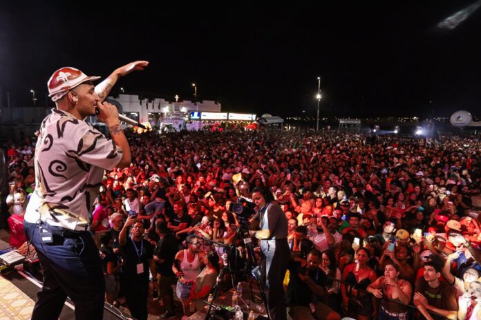 Circuito Luiz Galvão, na Orla II se despede do carnaval de Juazeiro com noite histórica que uniu reggae, axé, arrocha, forró e muito mais