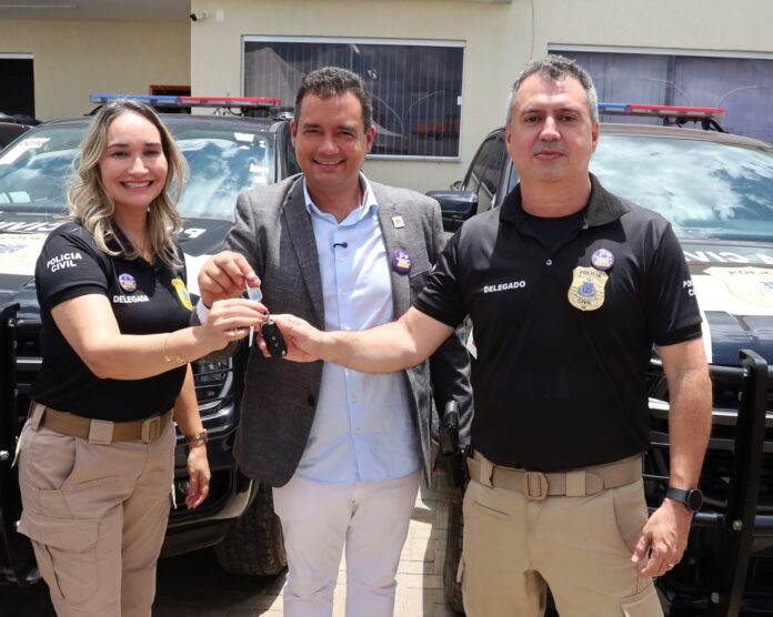 Prefeito Andrei Gonçalves reforça compromisso com a segurança e participa da entrega de novas viaturas e equipamentos para a Polícia Civil em Juazeiro