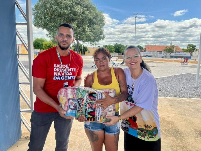 Pinhões recebe 100 cestas básicas por meio de parceria entre Bahia Sem Fome e Juazeiro Sem Fome