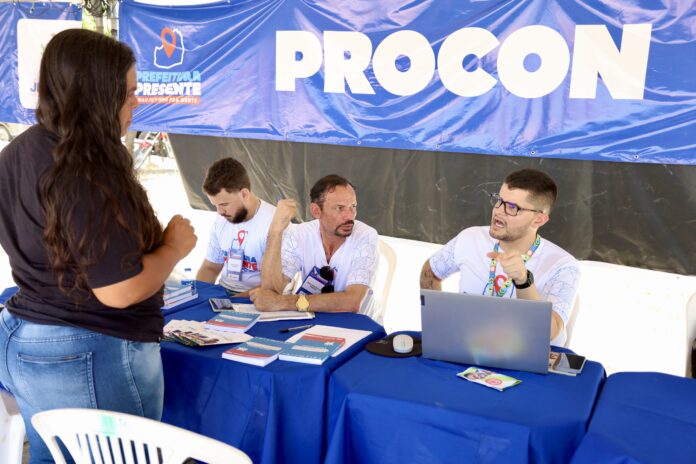 Prefeitura Presente: Procon Juazeiro leva serviços e orientações sobre defesa do consumidor para Carnaíba do Sertão