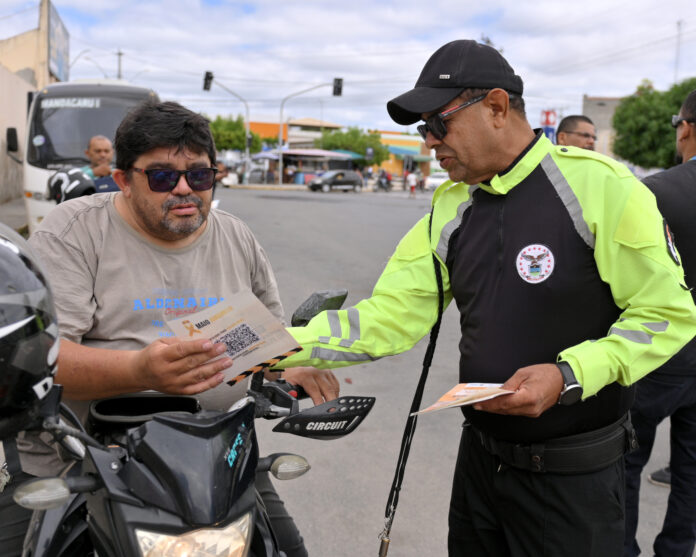 “O trânsito exige responsabilidade de todos”: Blitz educativa do Maio Amarelo reforça conscientização e segurança de motociclistas em Juazeiro