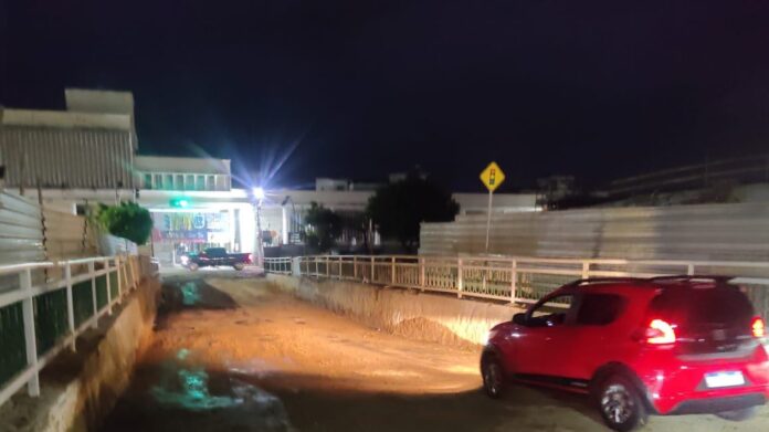 Tráfego no pontilhão entre Raul Alves e Santos Dumont é liberado na noite deste sábado (09)
