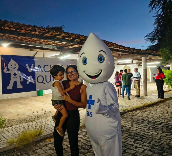 Corujão da Vacinação imuniza mais de 200 pessoas e reforça mobilização contra a Influenza em Juazeiro