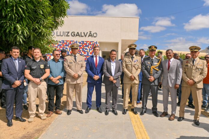 Andrei Gonçalves reforça parceria com forças de segurança durante homenagem ao secretário estadual Marcelo Werner, que recebeu o título de Cidadão Juazeirense