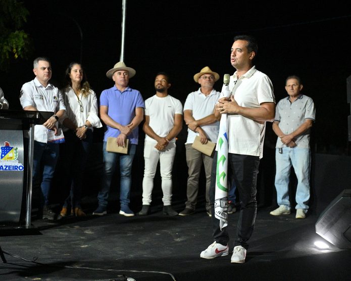 Luz de Futuro: Prefeitura de Juazeiro inaugura Iluminação de Campos e beneficia a comunidade e o escoamento da produção local