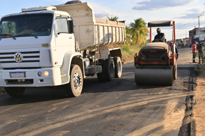 Recapeamento transforma rotina de moradores e comerciantes da comunidade NH1, em Juazeiro