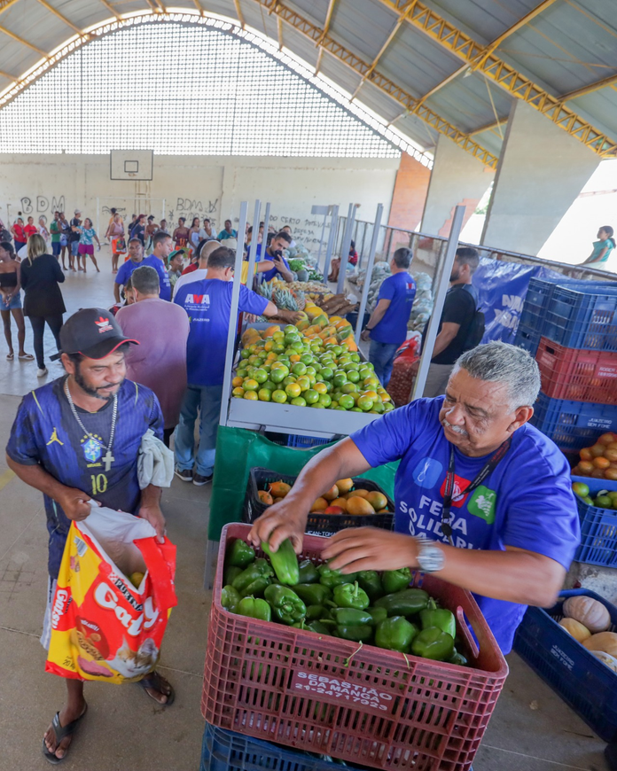 Feira Solidária da AMA beneficia 6 mil famílias e reforça compromisso da Prefeitura de Juazeiro com o combate ao desperdício de alimentos